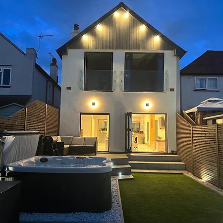 Broadway Beach Home With Hot Tub خليج هيرن المظهر الخارجي الصورة