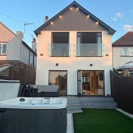 Broadway Beach Home With Hot Tub خليج هيرن المظهر الخارجي الصورة